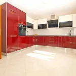 House Brigita 1762 Πόρετς