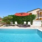 House Brigita 1762 * Πόρετς
